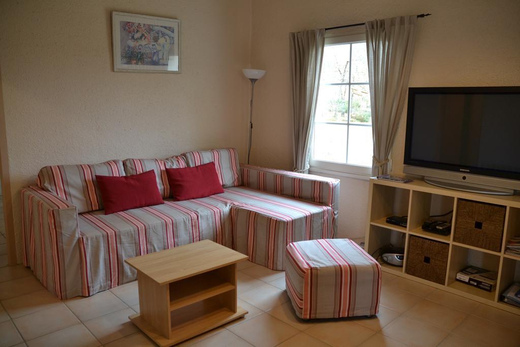 Etang Vallier Resort Brossac ภายนอก รูปภาพ